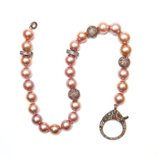 Laden Sie das Bild in den Galerie-Viewer, Rainbow Tourmaline Pink Pearl Necklace
