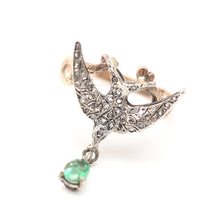 Laden Sie das Bild in den Galerie-Viewer, 12k Diamond Emerald Swallow Ring
