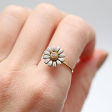Load image into Gallery viewer, 14k Diamond Daisy Ring
