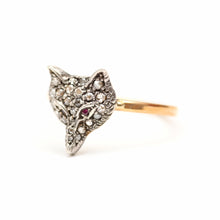 Laden Sie das Bild in den Galerie-Viewer, 15k Diamond Fox Ring
