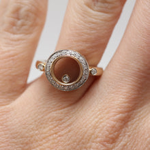 Laden Sie das Bild in den Galerie-Viewer, 14k Happy Diamond Shaker Ring
