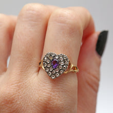 Laden Sie das Bild in den Galerie-Viewer, 15k Rose Cut Diamond Heart Ring
