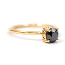 Laden Sie das Bild in den Galerie-Viewer, 14k Black Diamond Solitaire Ring
