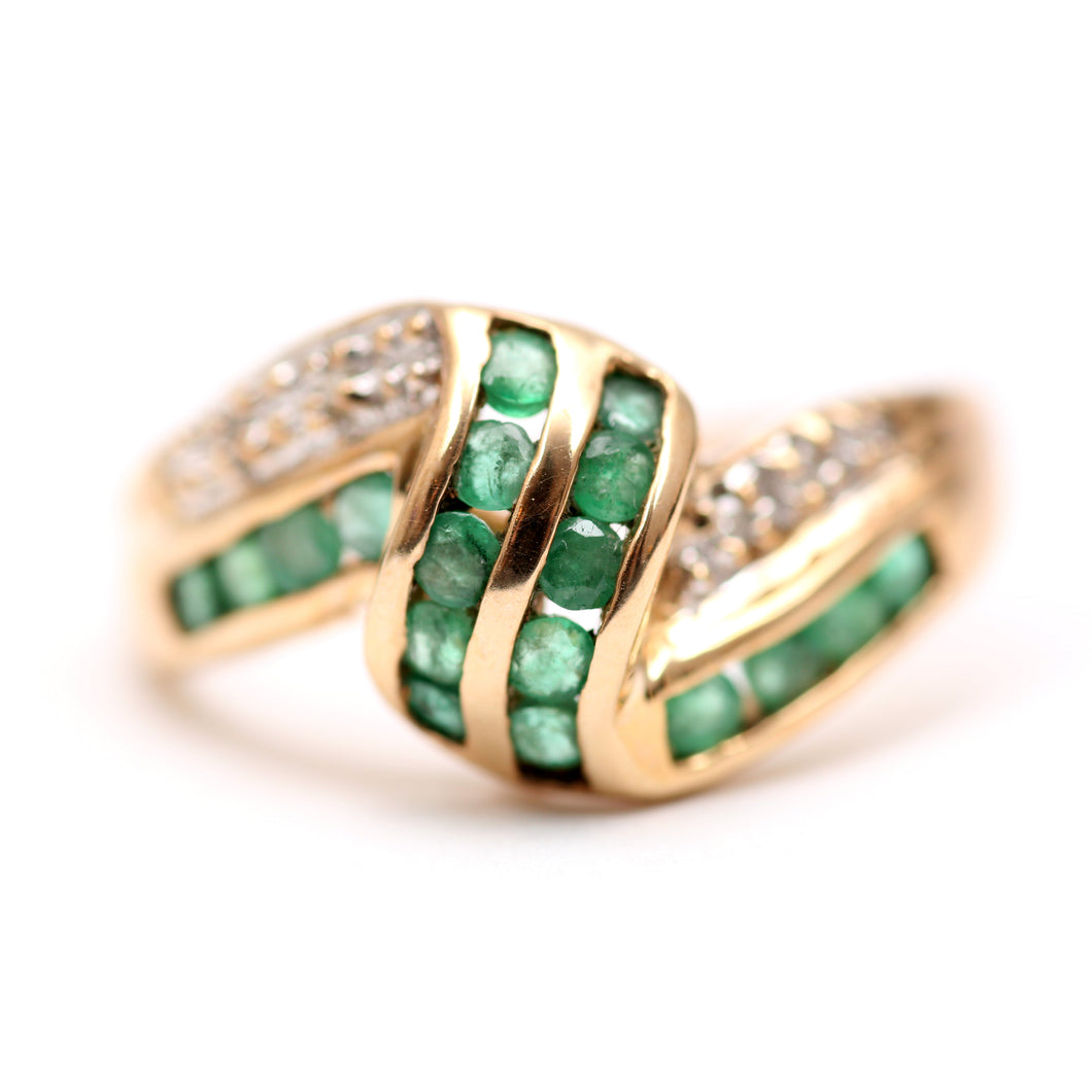 10k Emerald Diamond Ring