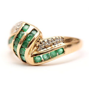 10k Emerald Diamond Ring