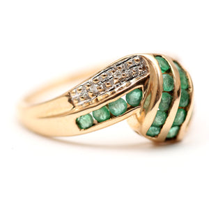 10k Emerald Diamond Ring