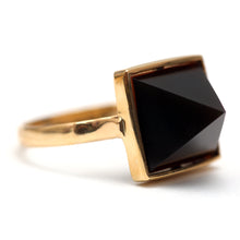 將圖片載入圖庫檢視器 14k Onyx Pyramid Ring

