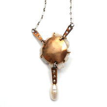 將圖片載入圖庫檢視器 Dreamy Antique Carved Opal Flower Necklace
