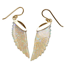 Laden Sie das Bild in den Galerie-Viewer, 18k Opal Wing Earrings
