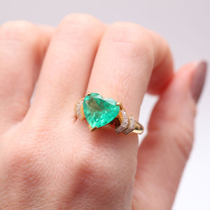 18k Colombian Emerald Heart Ring