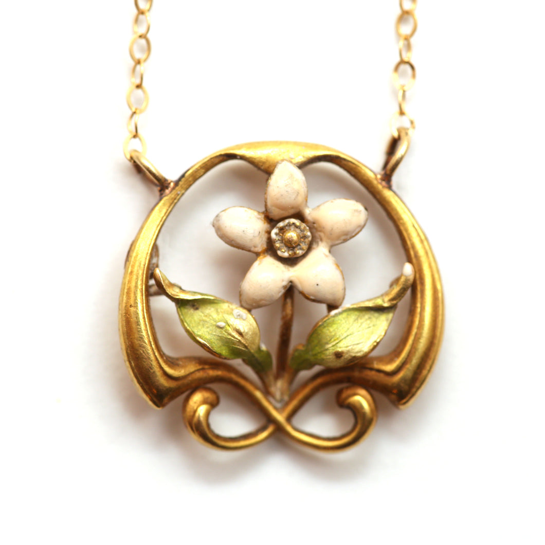 14k Art Nouveau White Flower Necklace