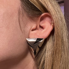 將圖片載入圖庫檢視器 Oversized Wildcat Sterling Silver 80&#39;s Earrings

