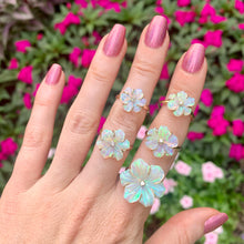 Laden Sie das Bild in den Galerie-Viewer, 14k Crystal Opal Flower Rings
