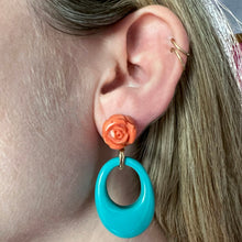 Laden Sie das Bild in den Galerie-Viewer, 14k Coral Turquoise Earrings
