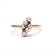 Laden Sie das Bild in den Galerie-Viewer, 10k Victorian Rose Cut Diamond and Pearl Ring
