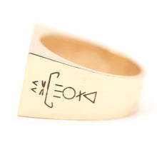 Carica l&#39;immagine nel visualizzatore di Gallery, TotemKitten Exclusive Chunky Signet Ring CK
