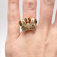 Laden Sie das Bild in den Galerie-Viewer, Chunky Diamond Art Deco Butterfly Ring
