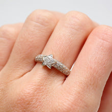 Load image into Gallery viewer, 18k Pavé Diamond Star Band
