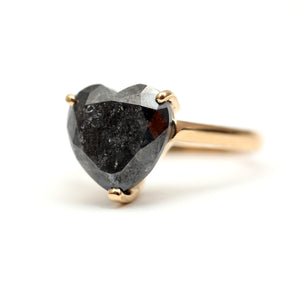 18k Black Diamond Heart Ring