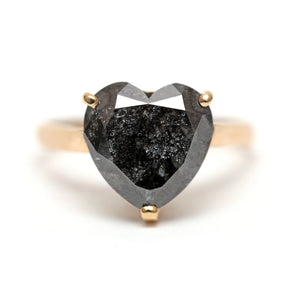 18k Black Diamond Heart Ring