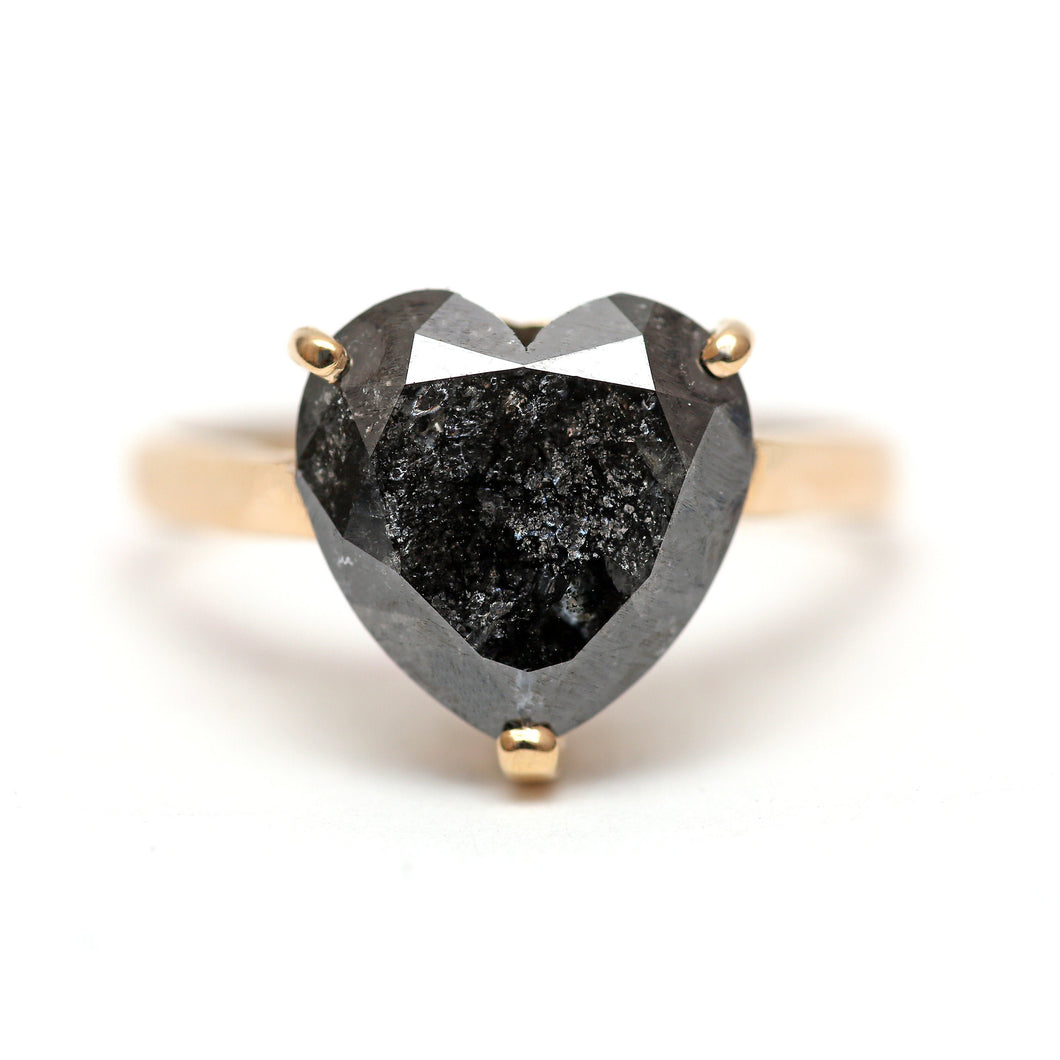 18k Black Diamond Heart Ring