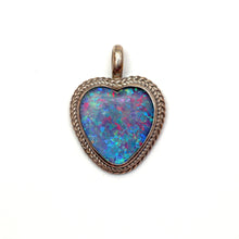 Laden Sie das Bild in den Galerie-Viewer, Giant Opal Heart Doublet Pendant
