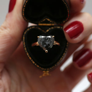 18k Black Diamond Heart Ring